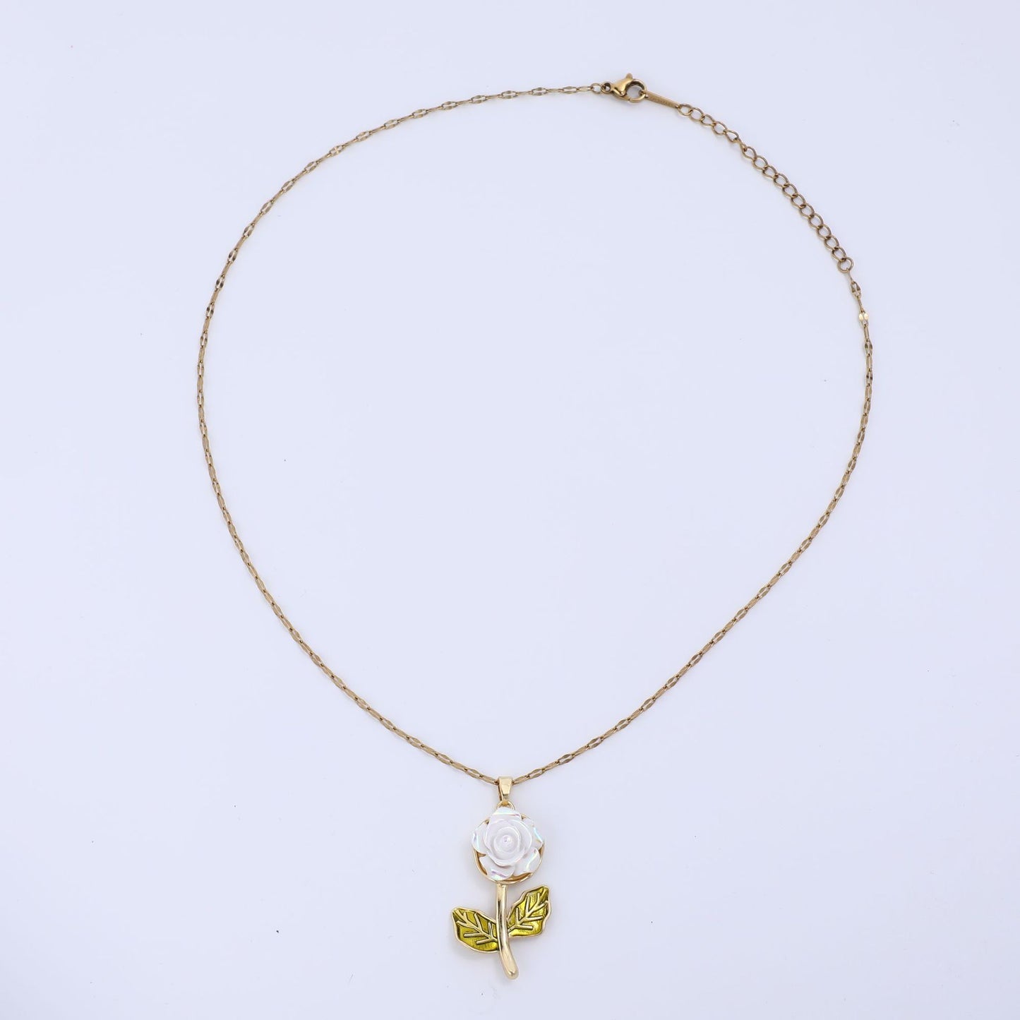 Elegante Barock-Rosen-Halskette – Romantischer Blumenanhänger als Schmuckgeschenk für Damen