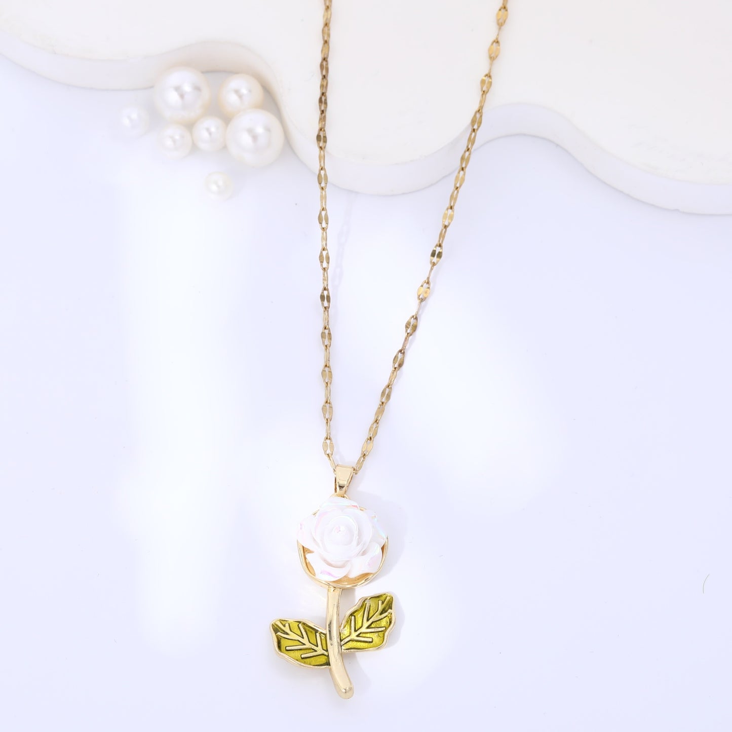 Elegante Barock-Rosen-Halskette – Romantischer Blumenanhänger als Schmuckgeschenk für Damen